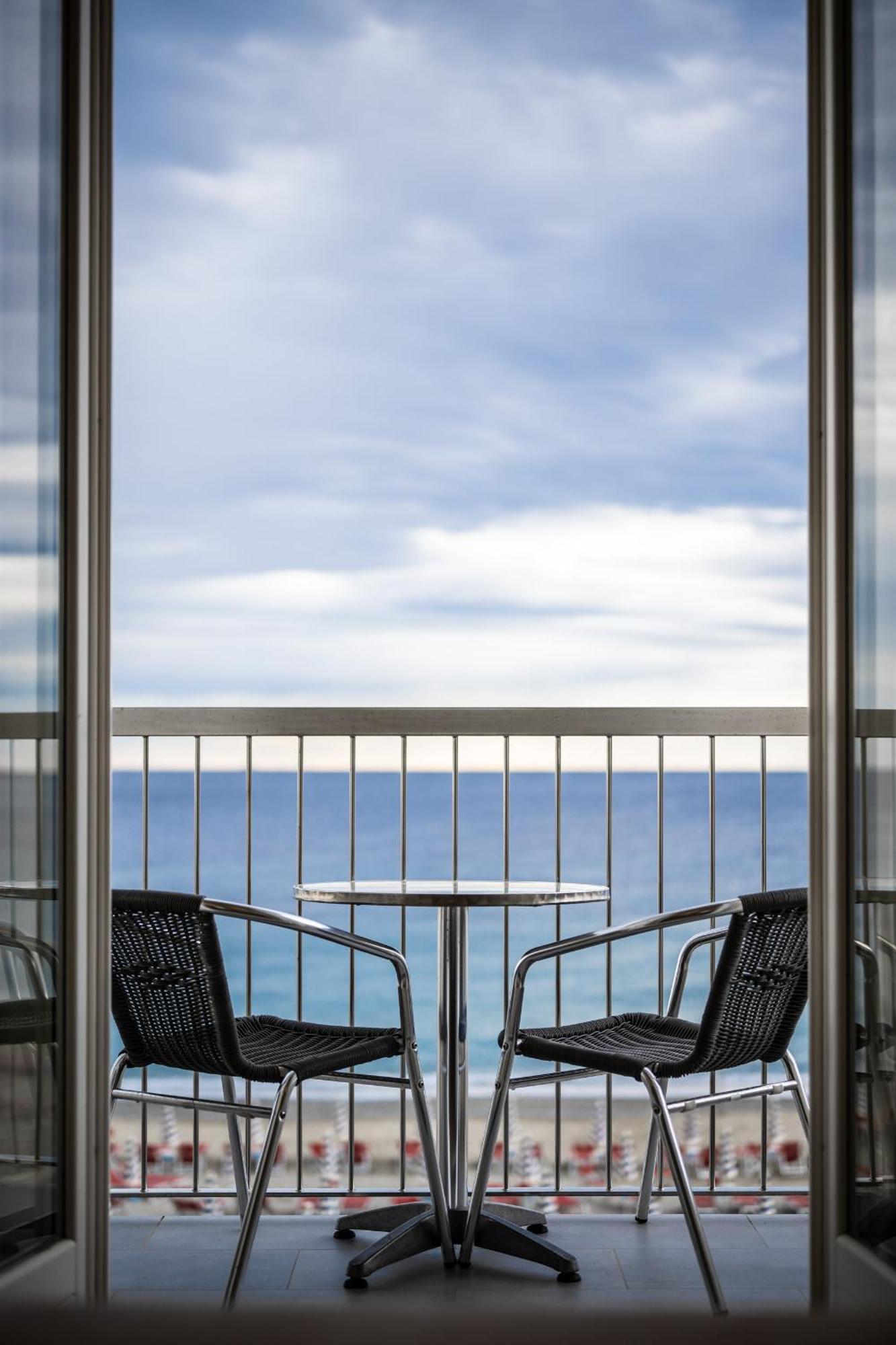 Hotel Ligure Spotorno Extérieur photo