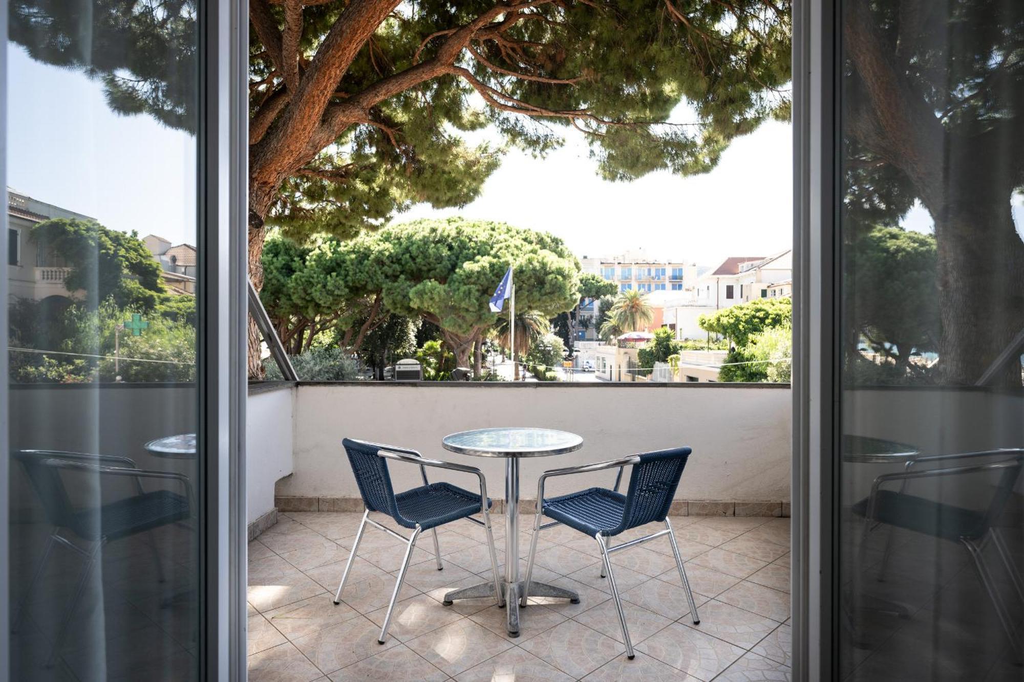 Hotel Ligure Spotorno Extérieur photo